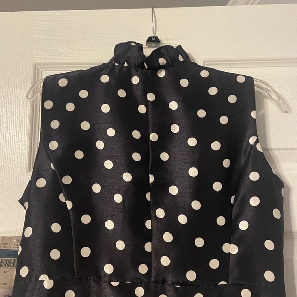 Danny & Nicole Petite Sleeveless Button Down Top - Picture 7 of 13